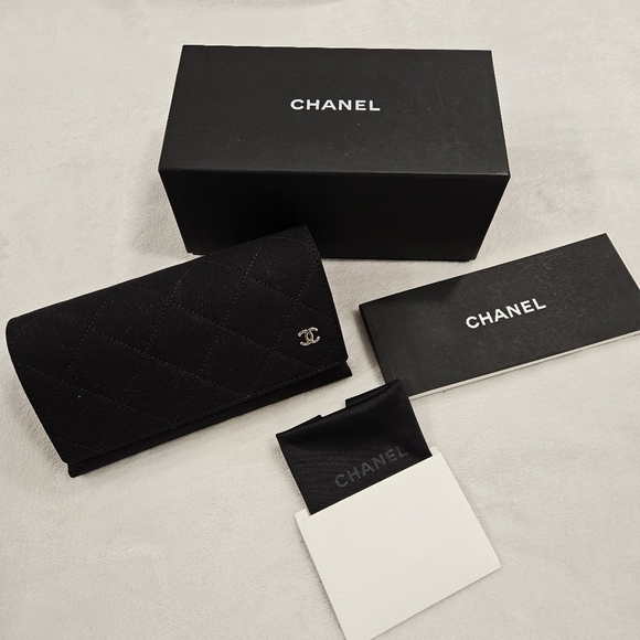CHANEL Polarized sunglasses black frames ๐ NIB - Picture 13 of 14